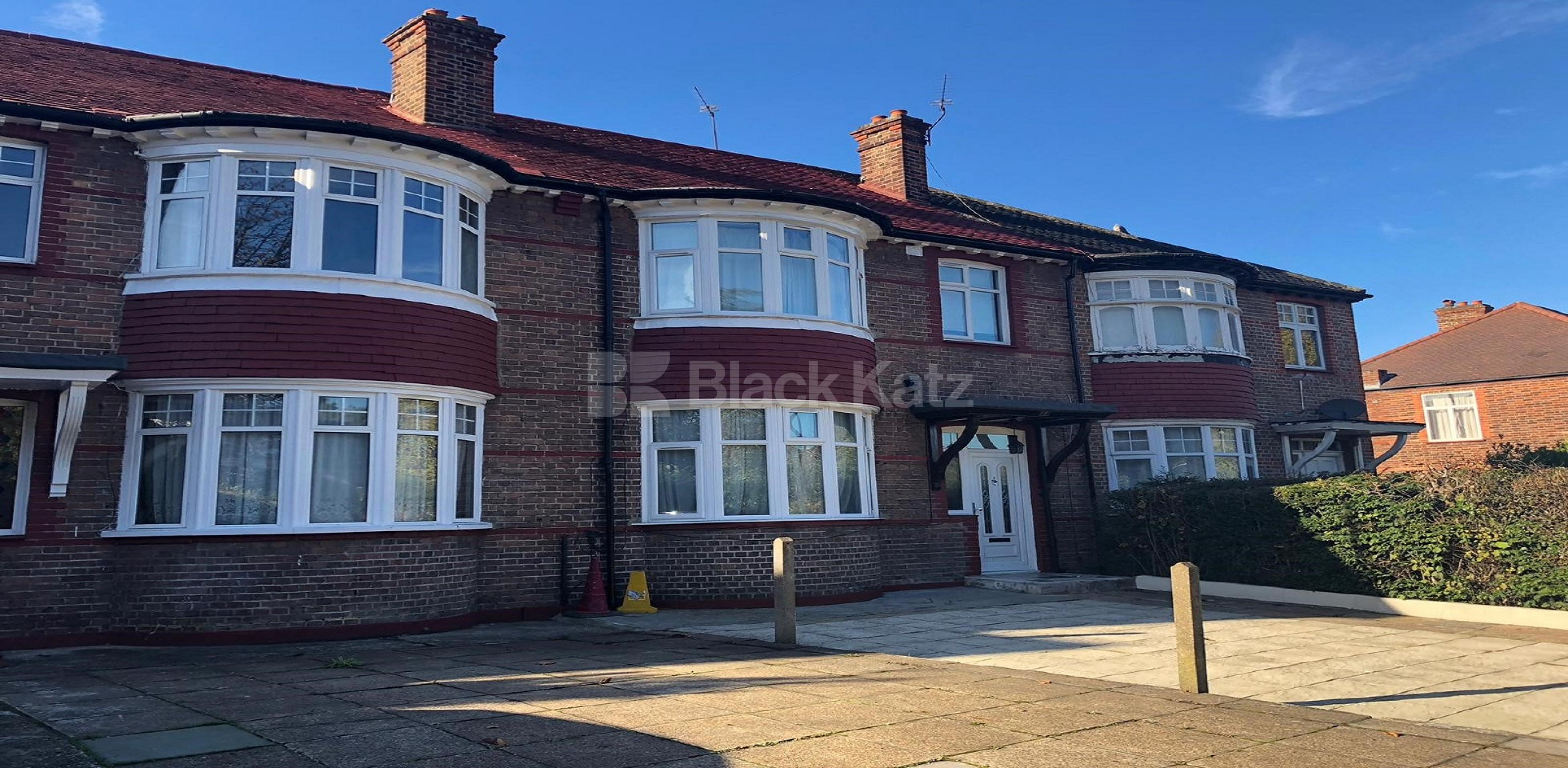 			LET , 3 Bedroom, 1 bath, 1 reception House			 Tulse Hill, Brixton/Tulse Hill  SW2